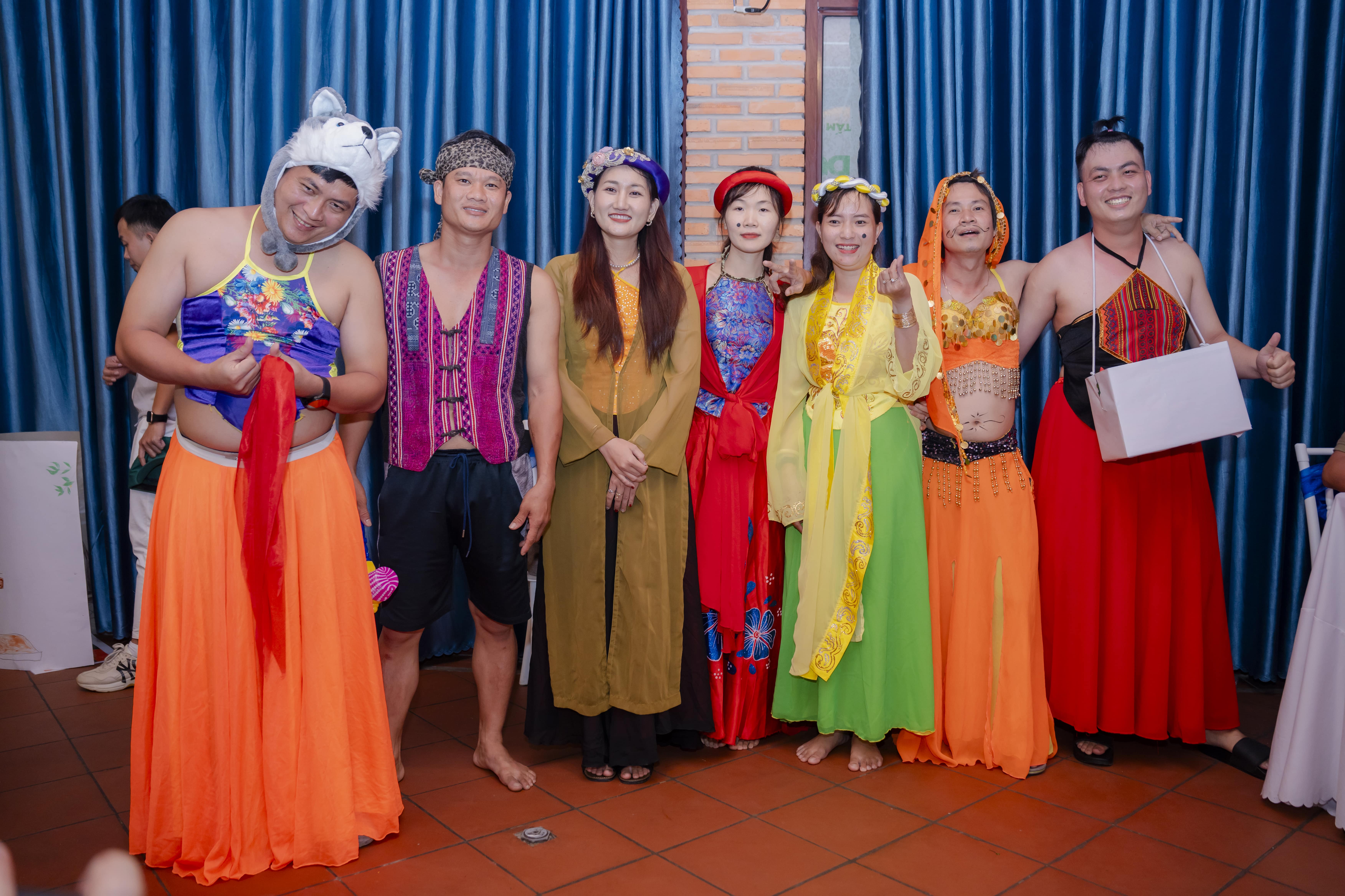 Tham gia diễn kịch đêm GALA DINNER Tham gia diễn kịch đêm GALA DINNER