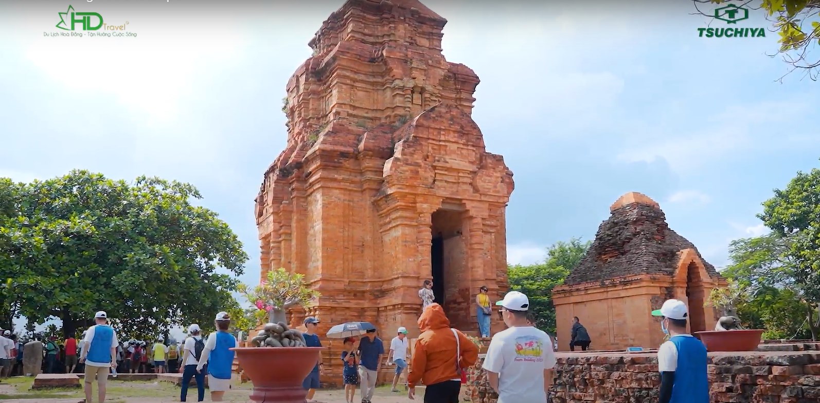 Tham quan đền Po Sah Inu Tham quan đền Po Sah Inu